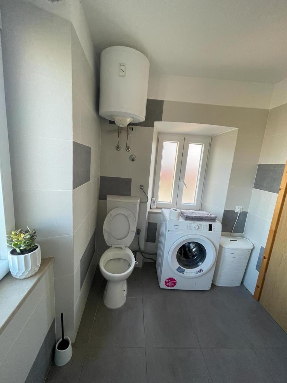 Amani Modern Apartment Лумбарда Экстерьер фото